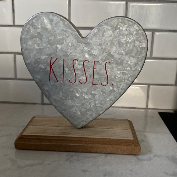 Rae Dunn Other - Rae Dunn “kisses” decor